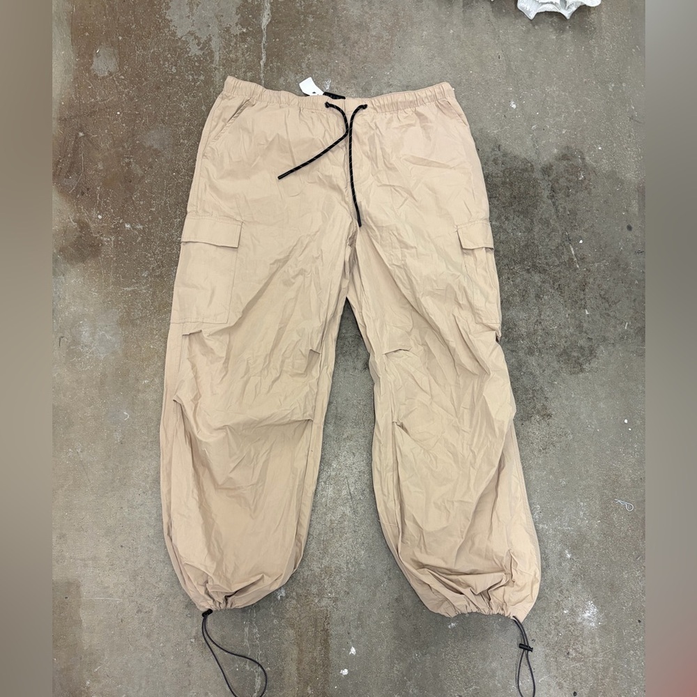 Nwt Jaywalker parachute Tan Cargo Pants with‎ Drawstring